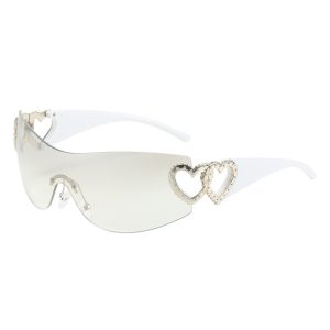Fashionable women's sunglasses