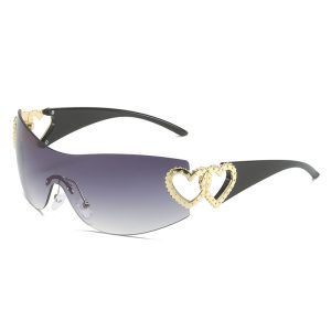 Fashionable women's sunglasses