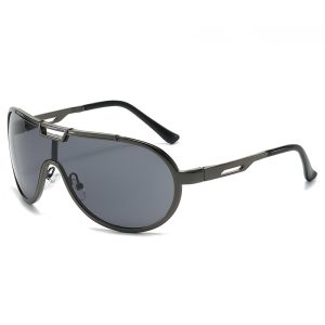 Fashionable women's sunglasses